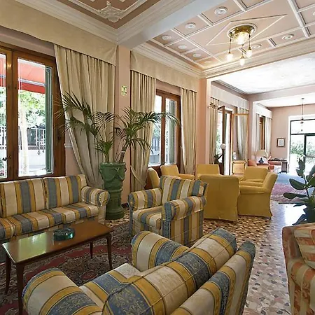 Hotel Maestoso-3