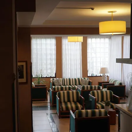 Hotel President-2